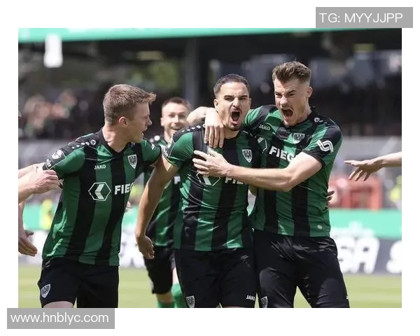 科隆与沙尔克的激烈对决揭示德甲新赛季的竞争格局与球队实力较量