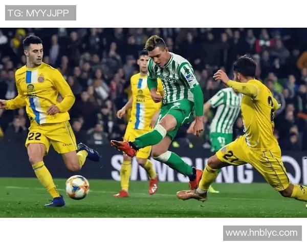 恒大与瓦伦西亚激战正酣中超球队迎战西甲劲旅的精彩对决